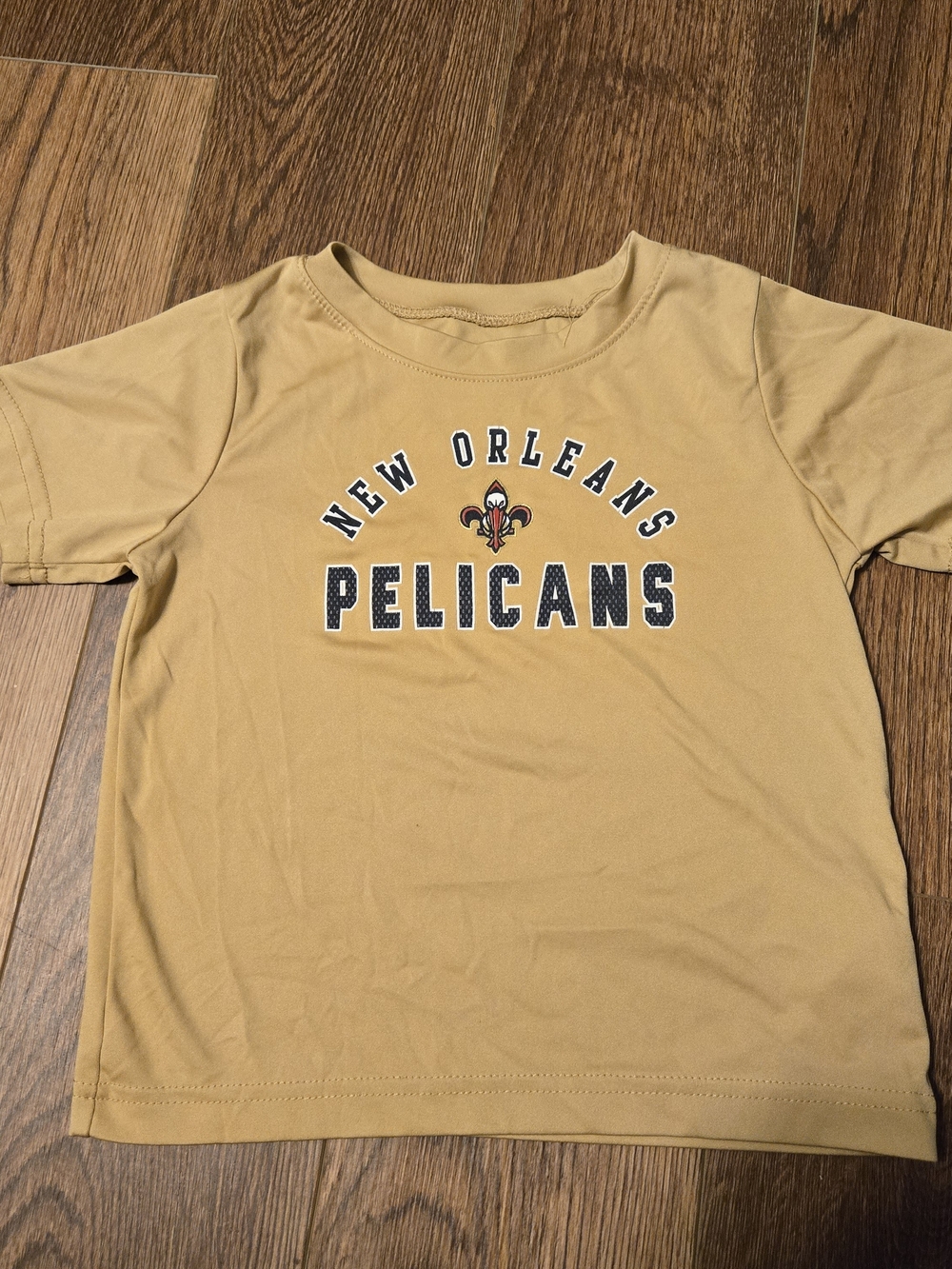 NBA New Orleans Pelicans Kids Short Sleeve Tee in Gold